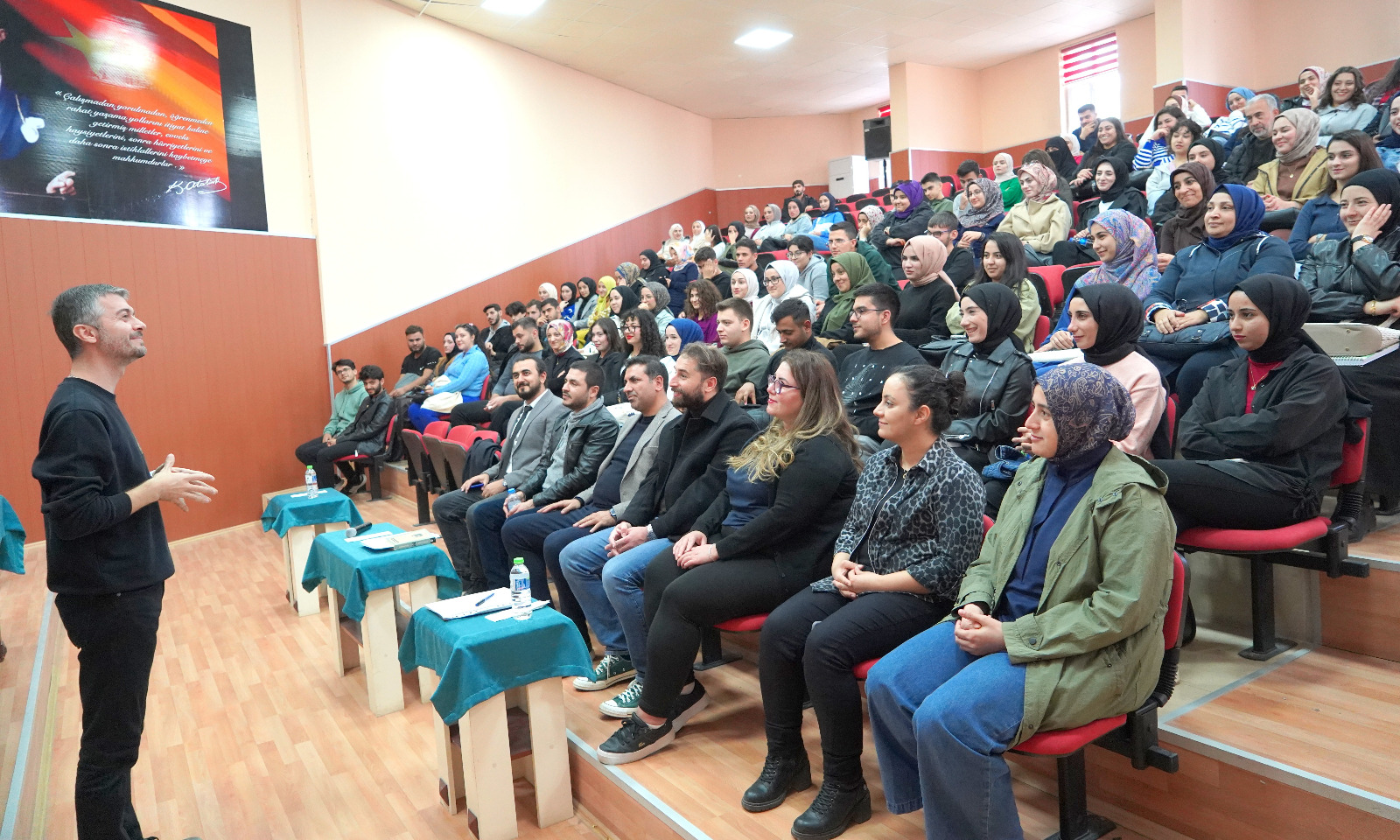 Üniversitemizde “Kariyer ve Gençlik” Başlıklı Söyleşi Gerçekleştirildi